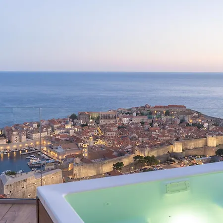 Kings Landing 5 Stars Penthouse *