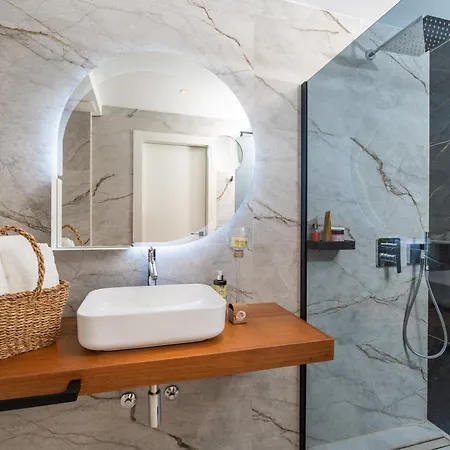 Kings Landing 5 Stars Penthouse