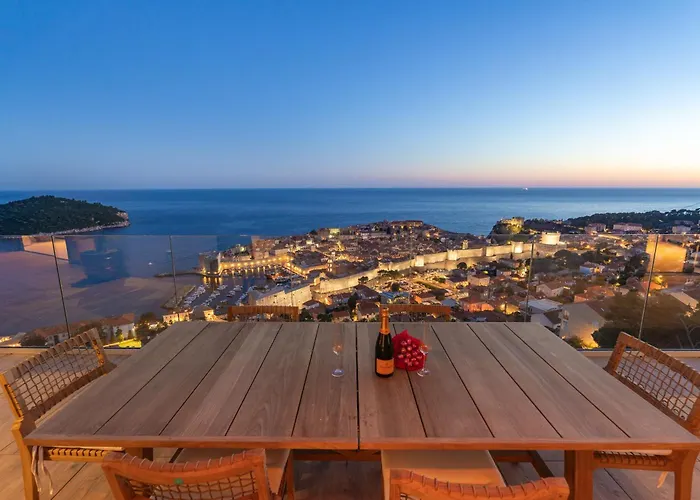 Kings Landing 5 Stars Penthouse Apartamento *