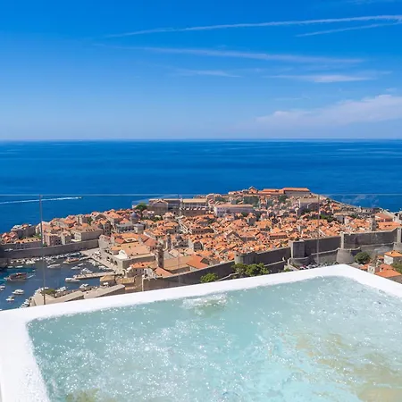 Kings Landing 5 Stars Penthouse Apartment