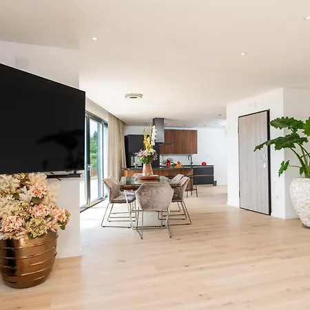 Kings Landing 5 Stars Penthouse