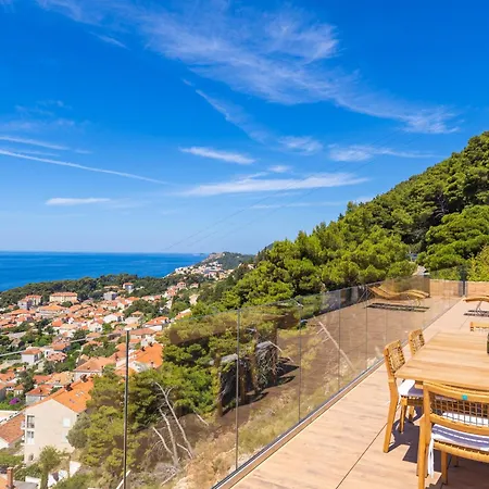 Kings Landing 5 Stars Penthouse Apartment