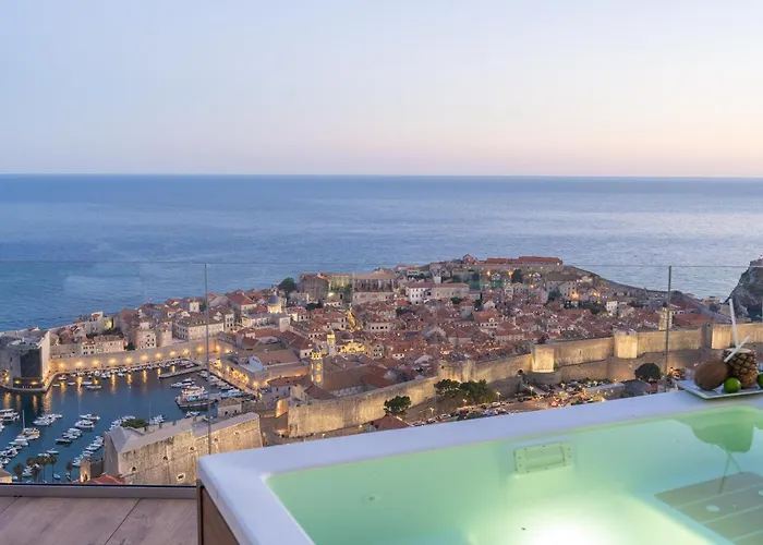 Kings Landing 5 Stars Penthouse *