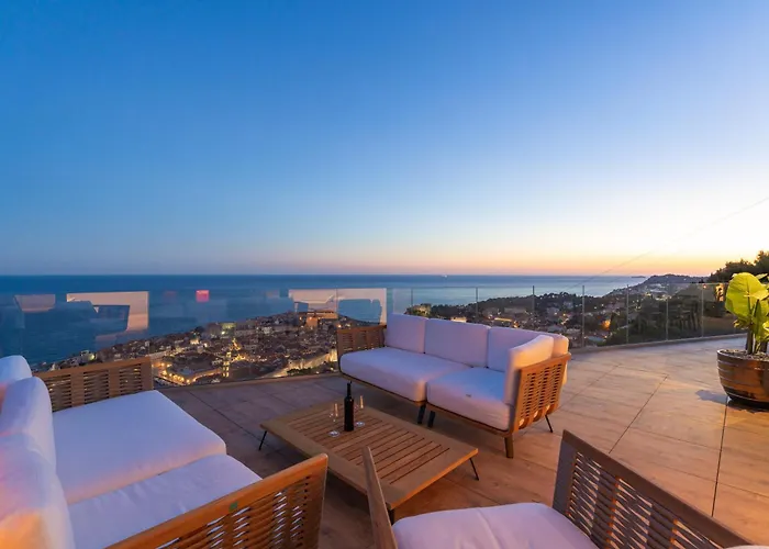 Kings Landing 5 Stars Penthouse