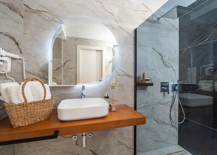 Kings Landing 5 Stars Penthouse