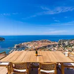 Kings Landing 5 Stars Penthouse Apartman