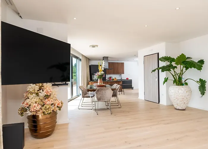 Kings Landing 5 Stars Penthouse